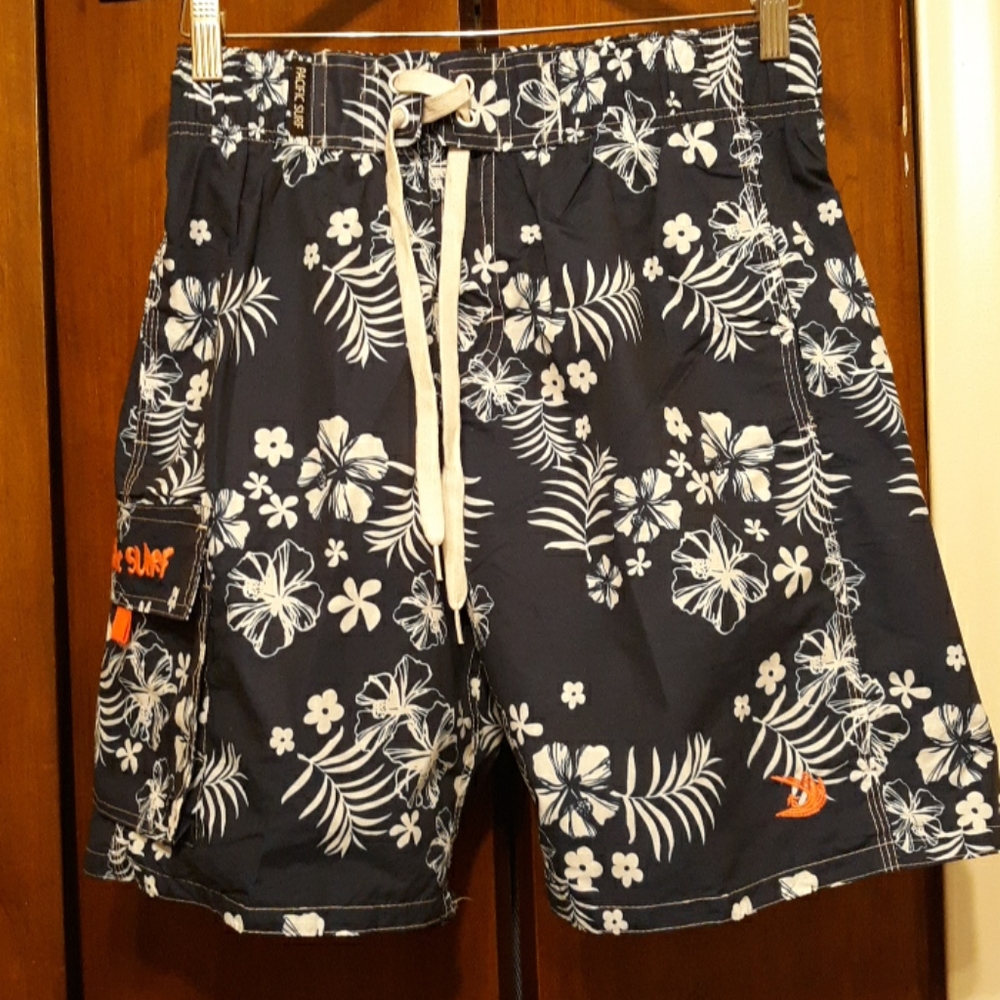 NWOT Men Pacific Surf swim trunks